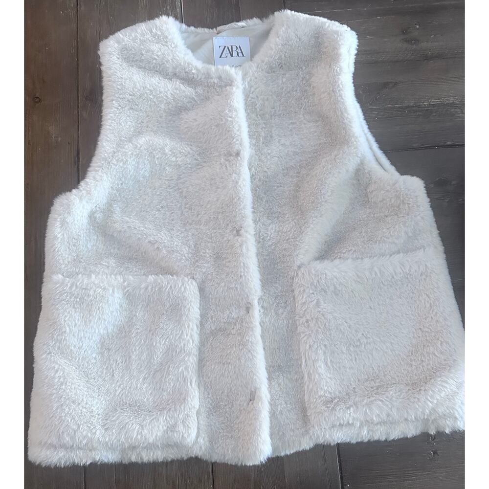 ZARA Girls Faux Fur Vest Cream Color - size 11-12 - Picture 3 of 6